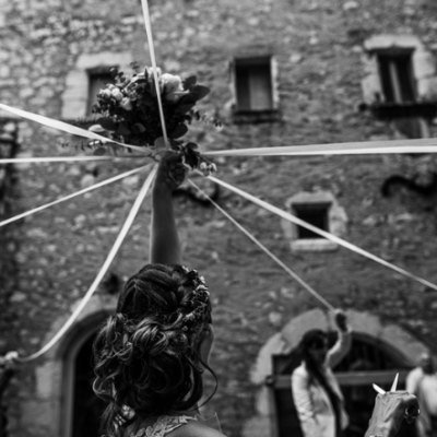 Ronde des rubans avec rubans colorés